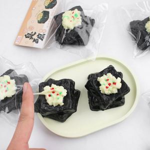 ลูกบอลบีบคลายเครียดรูปเต้าหู้เหม็นเหมือนจริง - ของเล่นบีบเต้าหู้หมักสำหรับบรรเทาความวิตกกังวลและคลายเครียด - Product Image 1