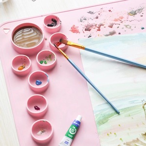 แผ่นรองวาดภาพซิลิโคนแบบใหม่ ล้างทำความสะอาดได้ง่าย ปลอดสาร BPA เป็นมิตรกับสิ่งแวดล้อม ขนาด 60x40 ซม. แผ่นรองระบายสีสำหรับศิลปิน แผ่นรองวาดภาพ - Product Image 1