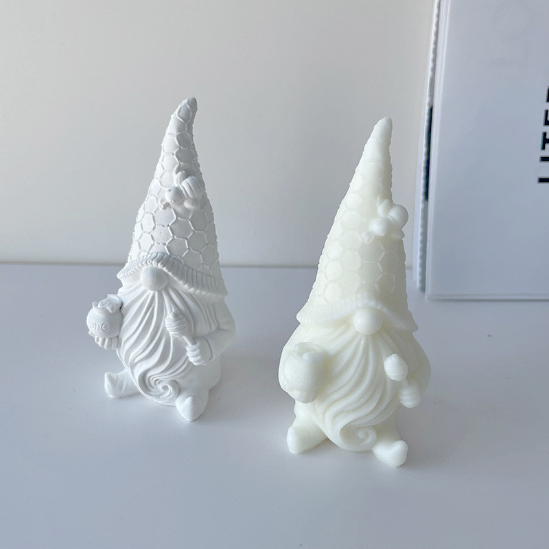 Y5669 Cute Handmade Christmas Gnome Silicone Candle Mold