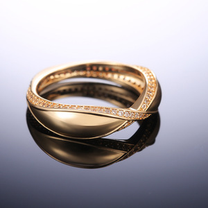 Anello Geometrico Fluido alla Moda, Design Minimalista ed Elegante, Gioiello da Donna per Uso Quotidiano, Anello Statement - Product Image 2