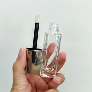 Tubo de Brillo Labial Cuadrado de Lujo, Envase de Plástico de Alta Gama para Lápiz Labial Personalizado, Precio de Fábrica, Venta al por Mayor del Fabricante - Product Image 1