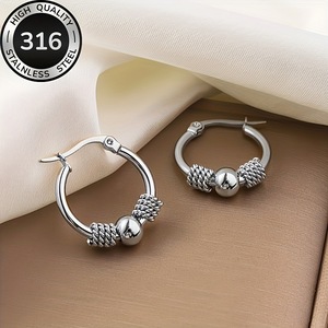 Boucles d'oreilles européennes et américaines à clip torsadé avec perles, tendance, style Joker, pour femmes, en acier inoxydable plaqué or 18 carats - Product Image 5