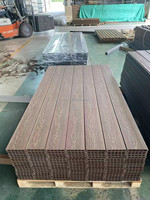 Decking gaufré mélangé de couleur avec motif de grain de bois imperméable et forte résistance aux UV avec clic pour extérieur ou patio