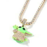Collier pendentif soucoupe Hip Hop lumineux Baby Yoda Cartoon Alien Oil Glow in the Dark