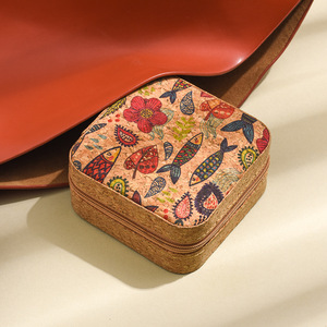 Nuevo Estuche de Joyería Cuadrado de <span class=keywords><strong>Corcho</strong></span> Estampado de Alta Calidad Original de Fábrica, Portátil para Viajes, Almacenamiento de Aretes, Anillos y Collares - Product Image 4