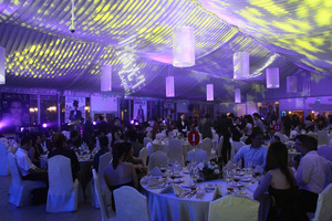 10x18m 10x21m vente pour stand d'événement de mariage tente de chapiteau extérieur de camp de <span class=keywords><strong>tante</strong></span> gonflable en plein air tente de chapiteau de devoir de bâche - Product Image 4