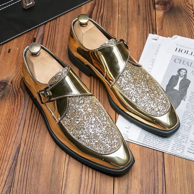Lacquer leather glossy small leather shoes for men's 2023 new pointed golden tycoon gold British hairstylist fashion shoes