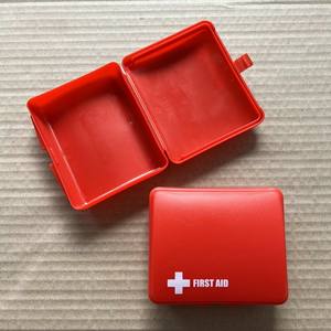 Precio barato OEM logotipo personalizado viaje y entrenamiento supervivencia al aire libre impermeable portátil colgante Mini caja de plástico botiquín de primeros auxilios - Product Image 4