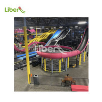 Slick City Indoor Adventure Water Fun Slides Park Plastique et fibre de verre pour enfants et adultes Amusement bourré d'action Utilisation commerciale
