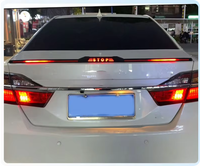 Feu arrière universel à LED pour voiture 12V, trois segments, réglable, en fibre de carbone, étanche, avec clignotant dynamique