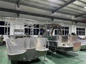 Mini bateau <span class=keywords><strong>de</strong></span> croisière à coque en V <span class=keywords><strong>de</strong></span> 19 pieds, nouveau bateau <span class=keywords><strong>de</strong></span> voyage en mer en alliage d'aluminium avec un poste <span class=keywords><strong>de</strong></span> conduite arrière pour la vente - Product Image 5