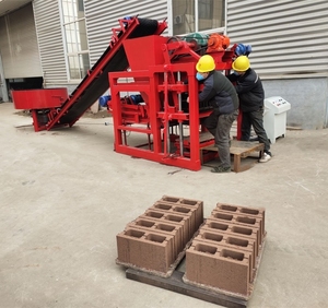 Automatische Betoncement Holle Blokken Baksteenmachines QTJ4-28 - Product Image 1