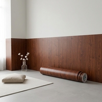 Película de vinilo con diseño moderno y textura de madera, autoadhesiva, decorativa de PVC para muebles, muy popular.