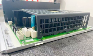 ตัวแปลงไฟฟ้า SINAMICS 3AC 110kW รุ่น 6SL3310-1TE32-1AA3 6SL3310-1TE33-0AA3 ตู้จ่ายไฟแบบโมดูลกำลังสูง - Product Image 1
