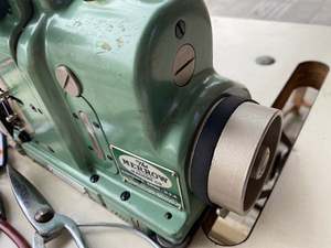 Máquina de Coser de Alta Calidad Merrow MG para Bordar y Coser con Overlock en Materiales Pesados - Product Image 3