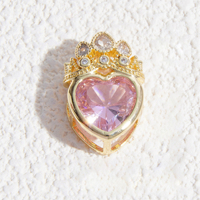 LUOYUNE Pendentifs Couronne en Laiton Plaqué Or 18K Poli Miroir avec Zircon Cubique, Breloques Bijoux Prix Usine pour Propriétaires de Boutiques, Idéal Cadeau