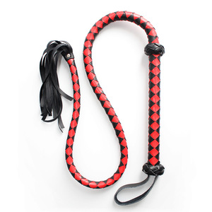 Látigo Largo BDSM, Látigo Sensual para Juegos de Adultos, Látigo de Cuero para Maestros, Látigo Dominatrix Personalizable en Negro y Rojo - Product Image 4