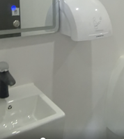 Douche et toilettes mobiles de luxe modernes en acier galvanisé pour extérieur, durables et personnalisables
