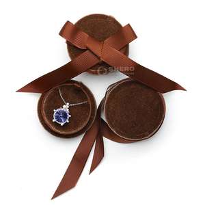 Boîte cadeau en velours personnalisée pour bracelet, pendentif, boucles d'oreilles, collier et bague – Qualité supérieure - Product Image 1