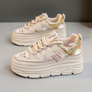 Fabriqué en Chine Grande taille intérieure hauteur augmenter chaussures pour femmes tendance de la mode été creux respirant chaussures blanches - Product Image 4