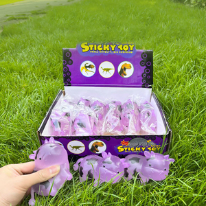 Balle anti-stress en TPR super douce et changeante de couleur en forme de vache, jouet à presser portable en maltose, cadeau créatif pour tous les âges, soulage le stress - Product Image 3