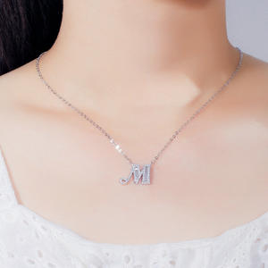 Collana con Ciondolo RINHOO Completamente Tempestato di Cristalli, Gioiello con Lettere dell'Alfabeto in Acciaio Inossidabile per Uomo e Donna - Product Image 3