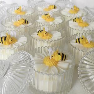 Bougie en cire de soja parfumée en verre avec fleur de marguerite, cadeau personnalisé de luxe pour Noël, fête prénatale, nouveau cadeau, souvenir, cadeaux - Product Image 2