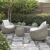 3-teiliges Modernes Outdoor-Sitzgruppen-Set mit Kissen Geflochtenes Rattan Kaffeetisch und Stühle Essgruppe