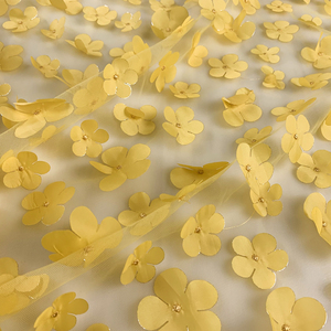Tela de Malla 3D de Poliéster y Elastano con Bordado de Flores Amarillas para Prendas de Vestir - Product Image 2