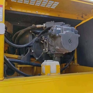รถขุดไฮดรอลิกแบบตีนตะขาบ Komatsu PC450 มือสอง ปี 2021 รุ่น 45 ตัน สภาพดี เหมาะสำหรับงานขุดดินขนาดใหญ่ พร้อมมอเตอร์ ปั๊ม เกียร์บ็อกซ์ และชุดเกียร์ - Product Image 5