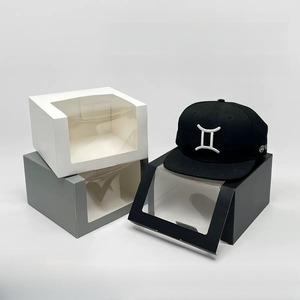 Boîte d'emballage personnalisée à faible MOQ pour casquette de baseball en papier recyclé noir, pliable, carrée, avec fenêtre transparente en PVC - Product Image 1