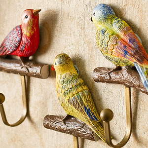 Uccello sul ramo di albero appendiabiti da parete produttore in resina artigianato uccelli pappagallo ami decorativi uccelli decorazioni per la casa - Product Image 5