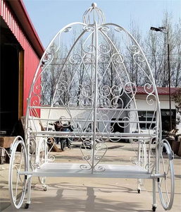 Chariot à boissons de mariage en métal blanc de haute qualité, élégant chariot à champagne pour les décorations de fête de mariage - Product Image 4