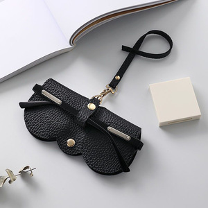 Estuche para gafas de cuero suave, forma irregular, estilo cuello, bolsa portátil para gafas de sol, caja de almacenamiento para adultos - Product Image 3