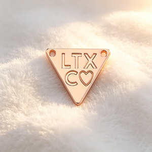 Plaques de nom en métal gravées sur mesure, étiquettes de logo de marque pour vêtements, chaussures et articles en cuir - Product Image 3