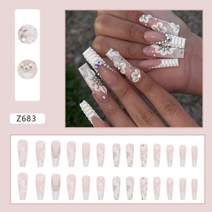 Nouvelle Tendance : Faux Ongles Français en ABS, Longs, Forme Ballerine/Cercueil, Strass de Luxe, à Coller, avec Fleurs - Product Image 3