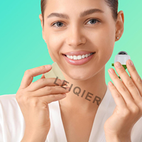 Rouleau de glace pour le visage en forme de mini-plante en pot à main avec logo personnalisé pour la relaxation du visage et du cou et la décoration de bureau