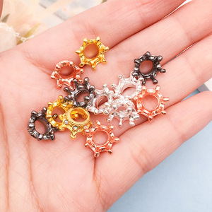 Perles d'espacement couronne micro-pavées en zircon cubique CZ faites à la main, nouveau connecteur de fabrication de bijoux avec pierre principale en diamant - Product Image 3
