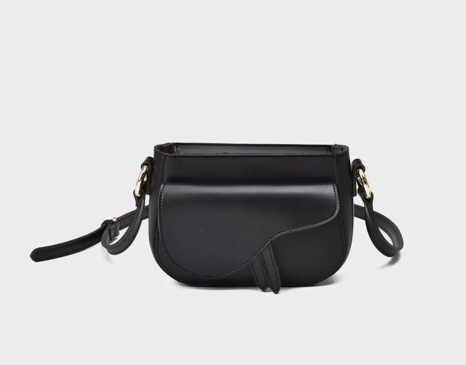 2021 Online Fashion Product Trendy Semicircle Saddle Bag Ladies Small Messenger Bag