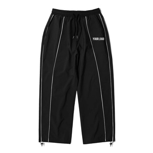 Pantalones Deportivos Healy para Hombre, Negros, Cintura Elástica, Franja Lateral Blanca, Logotipo Personalizado en la Pierna Derecha, Corte Holgado Informal, para Verano - Product Image 2