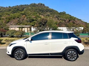 <span class=keywords><strong>Toyota</strong></span> <span class=keywords><strong>Yaris</strong></span> <span class=keywords><strong>2022</strong></span> en Oferta, <span class=keywords><strong>Sedán</strong></span> Automático con Volante a la Izquierda, Gasolina, Neumáticos R15, Asientos de Tela, Cámara Trasera - Product Image 3