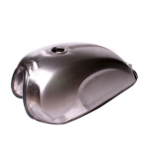 Serbatoio Carburante Moto 8L (2.1 Galloni) in Metallo Grezzo per Cafe Racer e Scrambler CFMOTO Mandrill - Product Image 1
