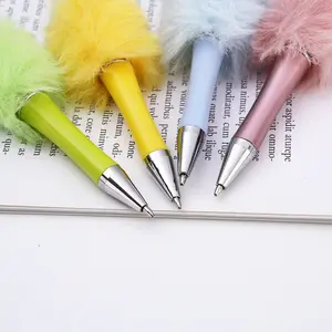 2024 yeni yaratıcı DIY peluş top boncuk kalem boncuk tükenmez kalem sevimli stil peluş hediye plastik kalem ekleyin
