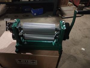 Máquina Manual para Fazer Favo de Mel com Cera de Abelha e Gravação em Relevo - Product Image 3