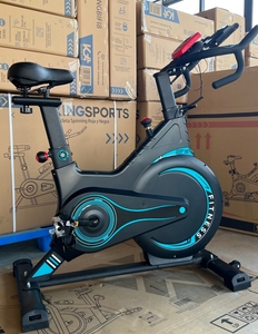 Vélo d'appartement magnétique à volant d'inertie pour adultes – Équipement de fitness et d'exercice - Product Image 6
