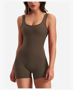 뜨거운 판매 점프 수트 스크런치 엉덩이 반바지 등이없는 디자인 통기성 요가 피트니스 운동복