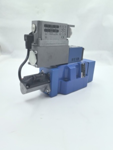 Contrôle hydraulique, débit de 400 L/min, 315 bars, retour d'information sur position électrique - Product Image 4
