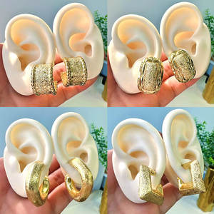 Pendientes <span class=keywords><strong>de</strong></span> aro <span class=keywords><strong>de</strong></span> <span class=keywords><strong>oro</strong></span> mate bonitos, pendientes <span class=keywords><strong>de</strong></span> aro mate chapados en <span class=keywords><strong>oro</strong></span> hechos a mano, chapados en <span class=keywords><strong>oro</strong></span> pendientes <span class=keywords><strong>de</strong></span> aro, venta al por mayor - Product Image 1