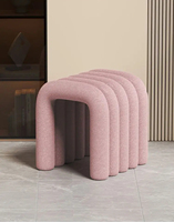 Chaise de maquillage confortable et contemporaine en fer pour chambre à coucher, tabouret de salle de maquillage, appartement, salon, hall, revêtement en velours en forme d'arc