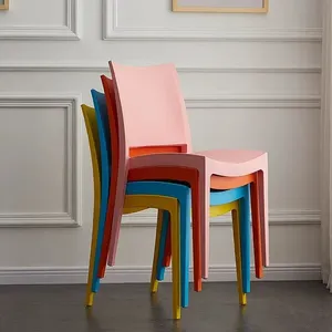 Silla de Comedor Moderna de Plástico PP para Interiores Contemporáneos - Product Image 1